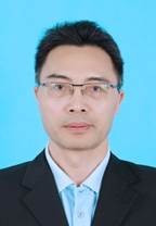 先后就读湖北大学